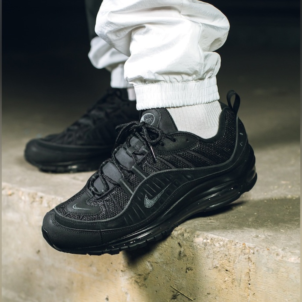 Nike Air Max 98 Triple Black Youth 5 / Women’s 6.5 / Everyday Sneaker